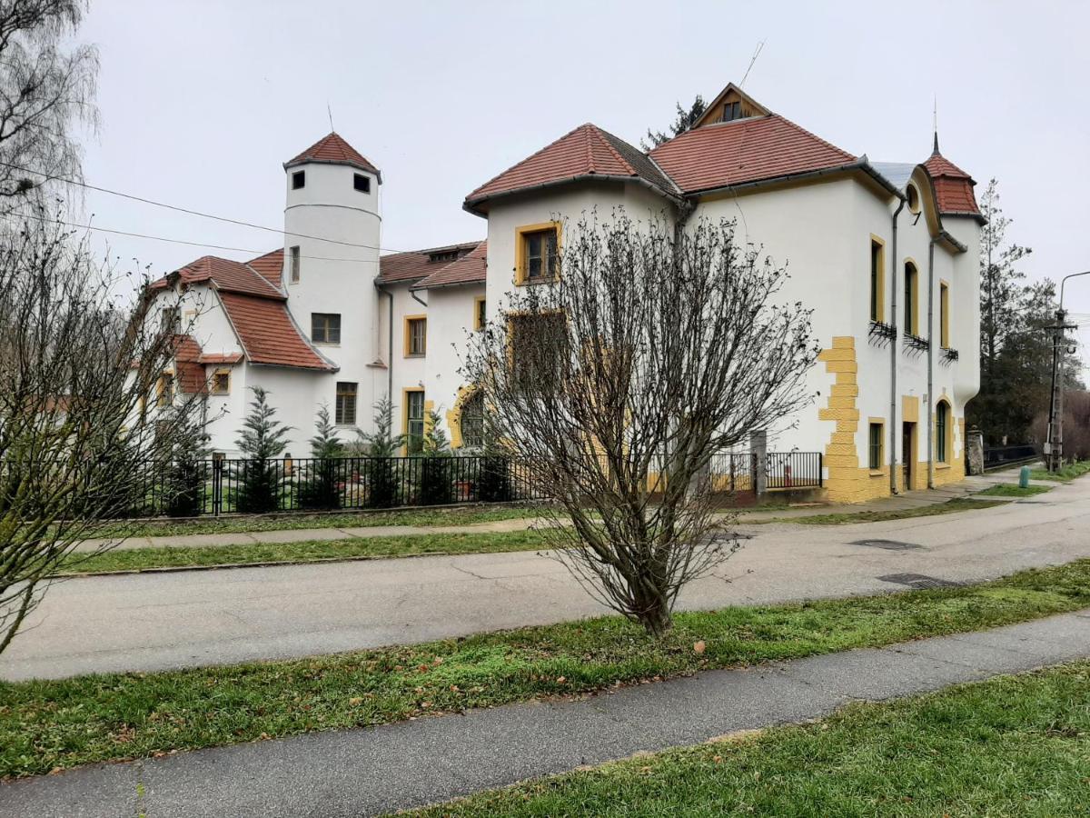 Meller-Kastely Villa Csurgo Exteriör bild
