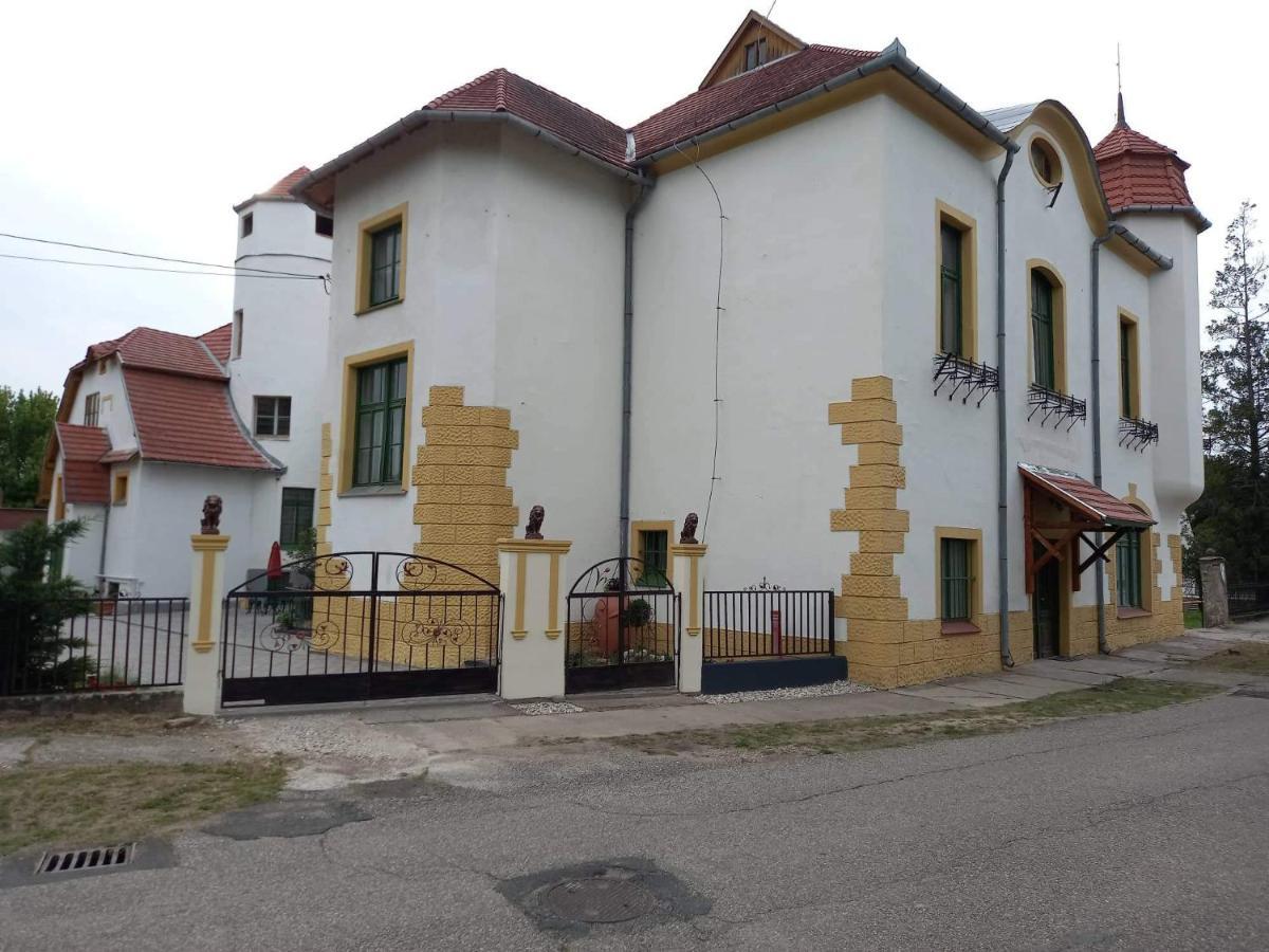 Meller-Kastely Villa Csurgo Exteriör bild