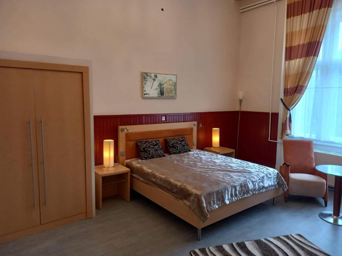 Meller-Kastely Villa Csurgo Exteriör bild